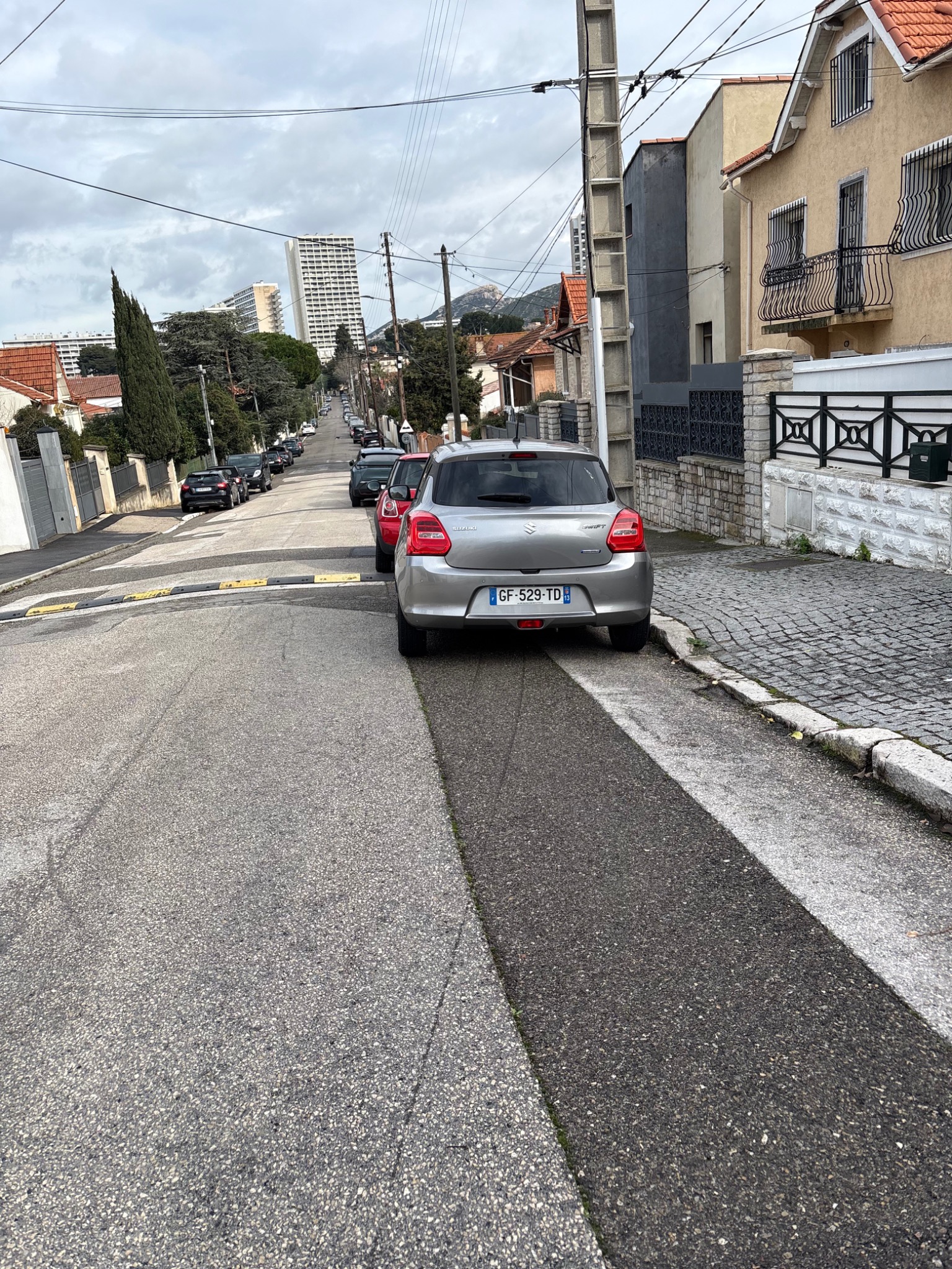 Photo originale d’une Suzuki grise